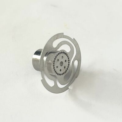 Συγκρότηση δίσκου ελατήριας μετάλλου ακριβείας. Μεταποιημένα μεταλλικά εξαρτήματα. Μέρος ελέγχου αυτοκινήτου.